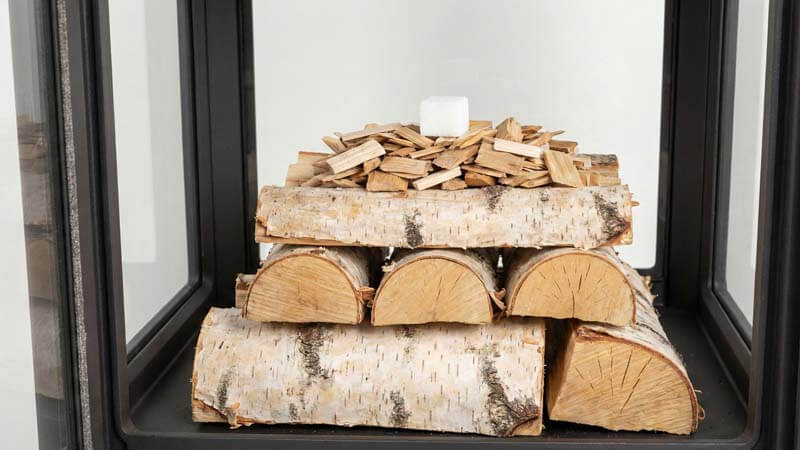 как правильно укладывать дрова в камин розжиг сверху